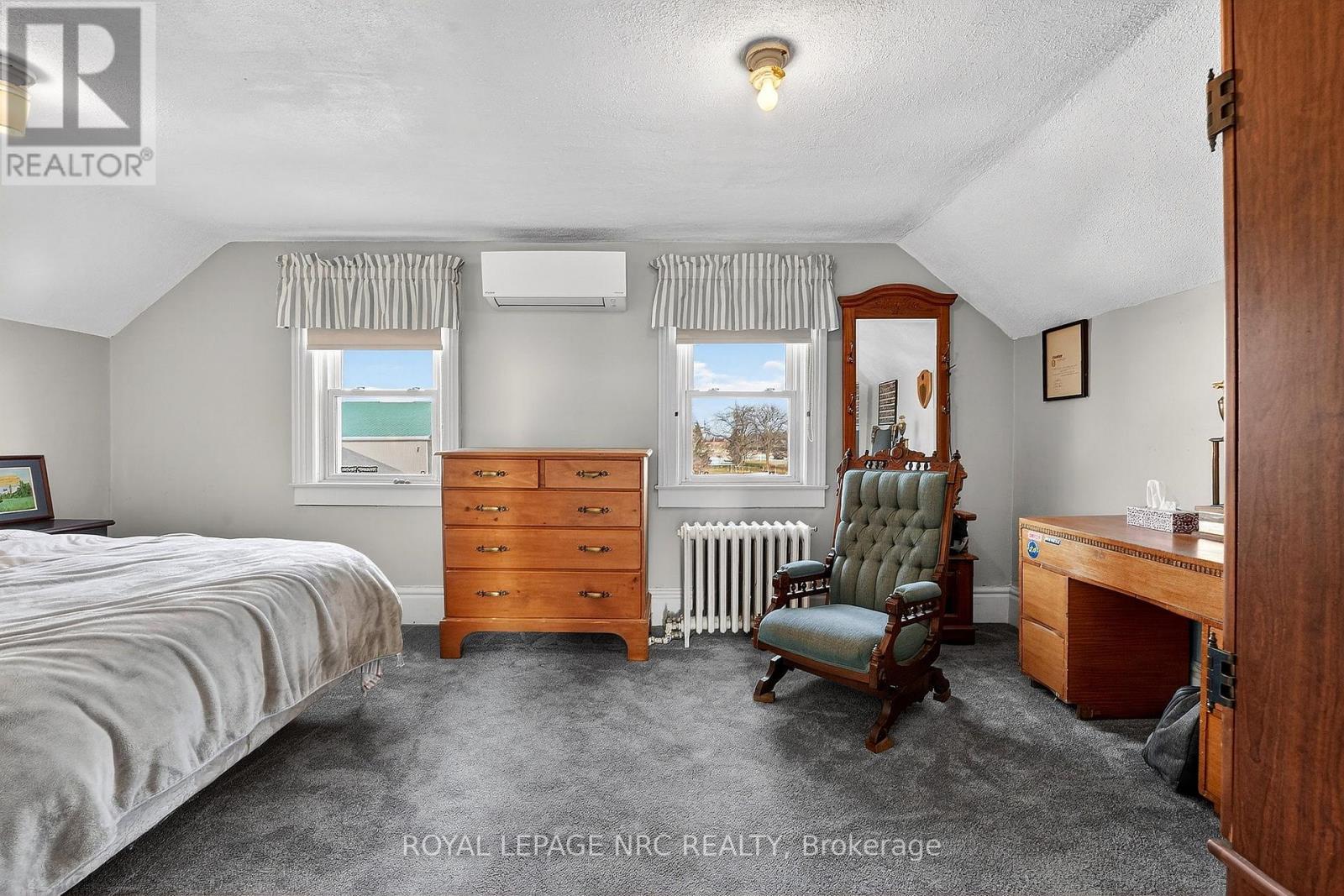 












594 NIAGARA STONE ROAD

,
Niagara-on-the-Lake (Rural),




Ontario
L0S1J0

