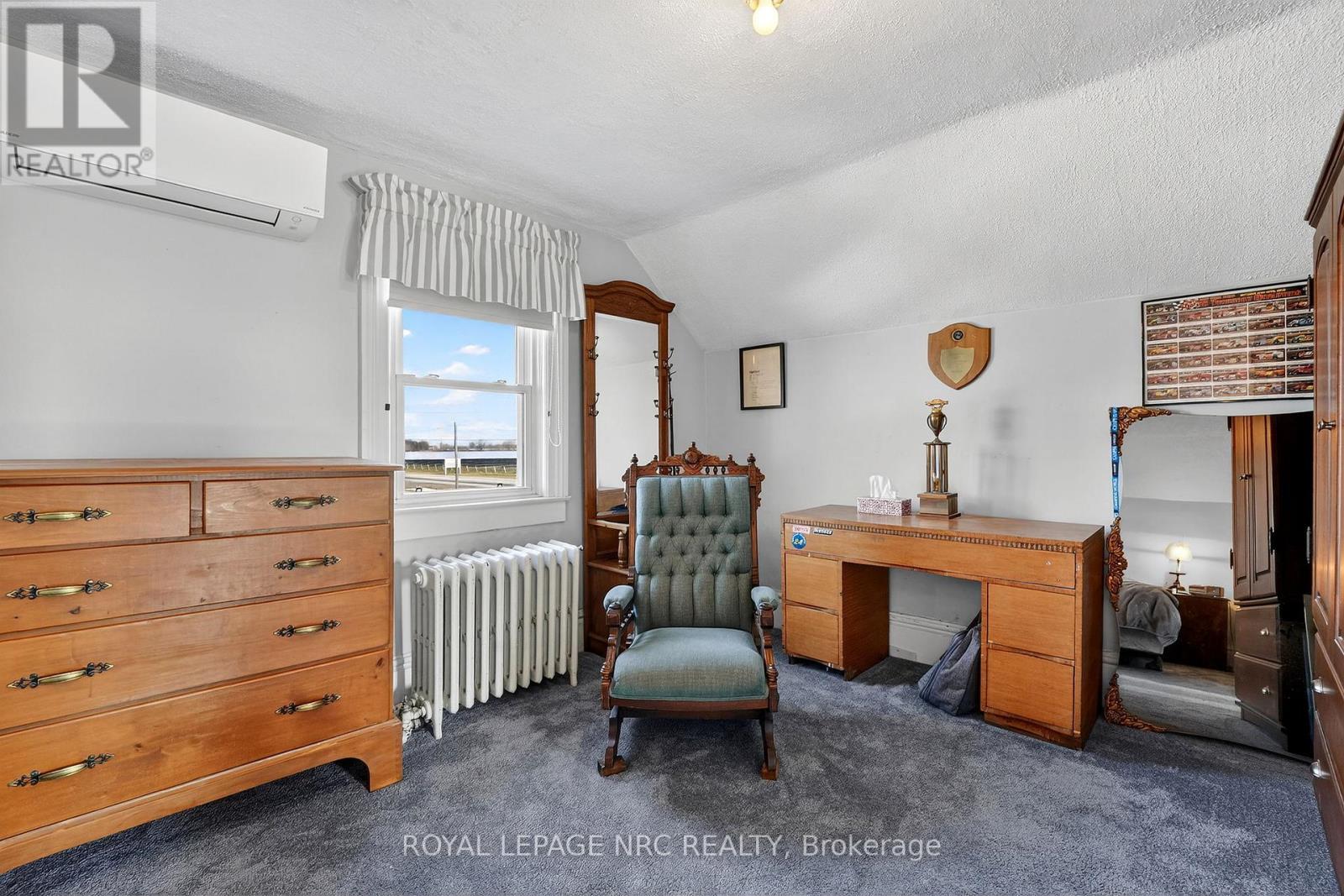 












594 NIAGARA STONE ROAD

,
Niagara-on-the-Lake (Rural),




Ontario
L0S1J0

