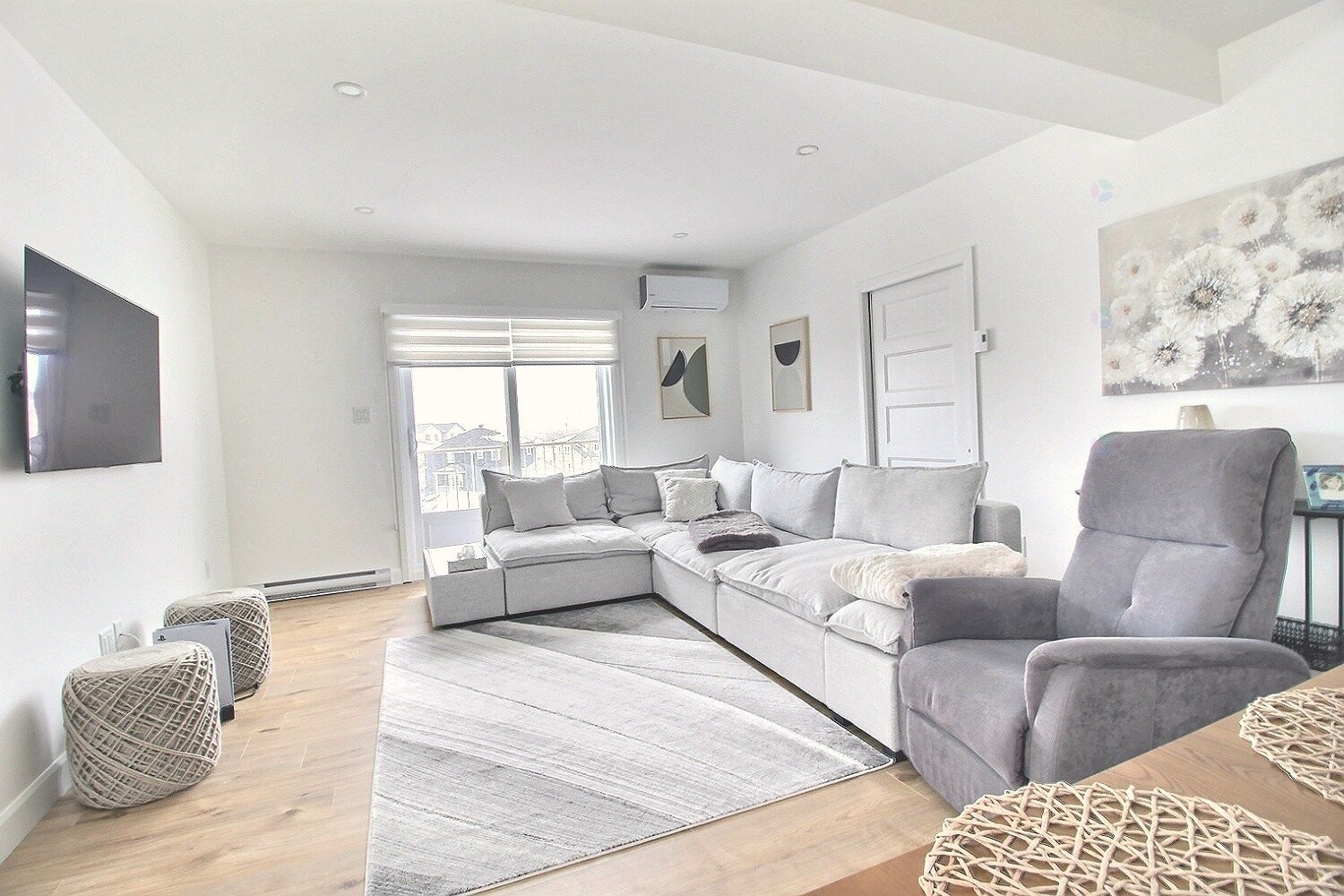 









312


Av. Pierre-Rouleau

,
Rimouski,




QC
G5M0S7

