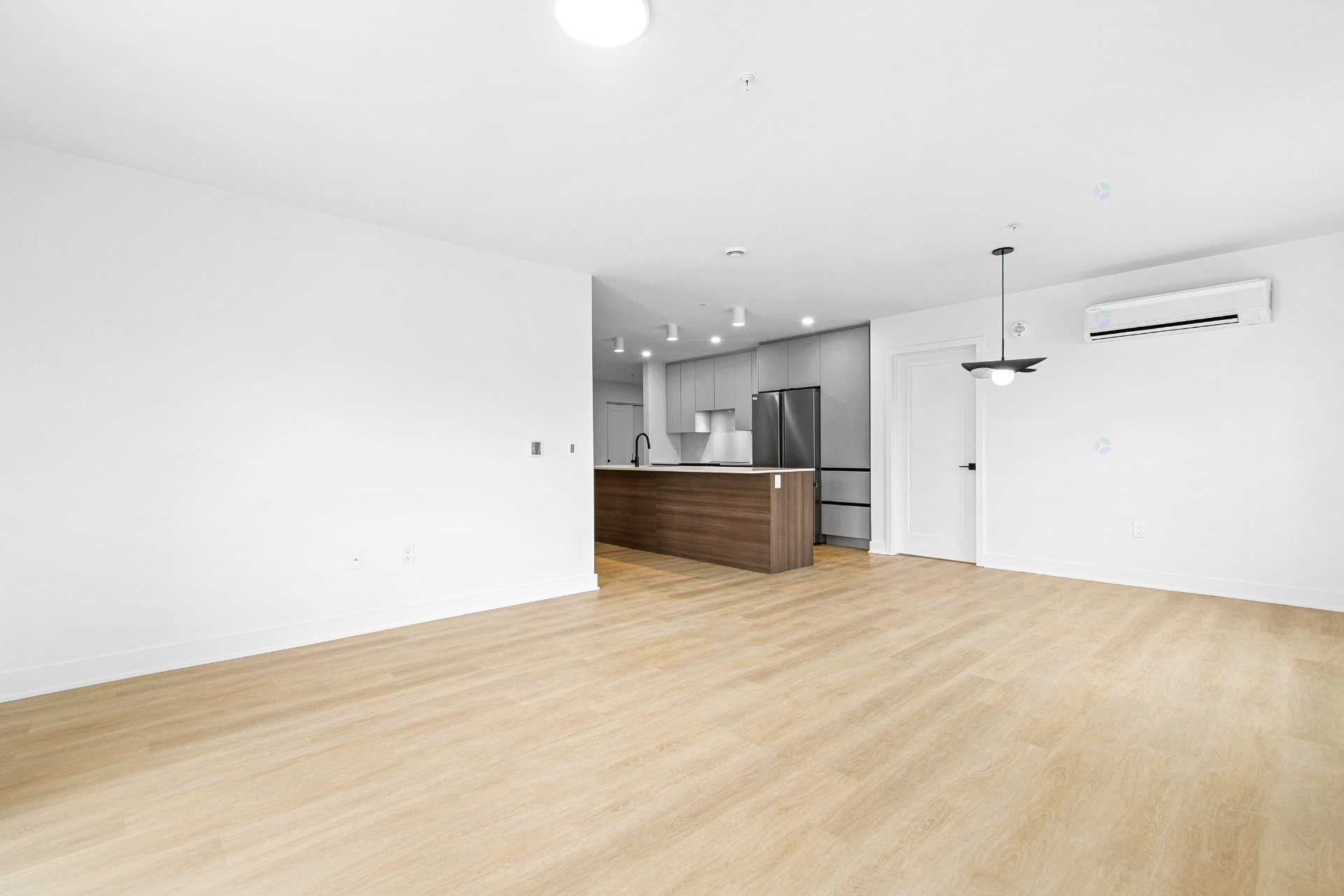 









18653

 - 5 1/2


Rue Charles

,
Mirabel,




QC
J7J2W1

