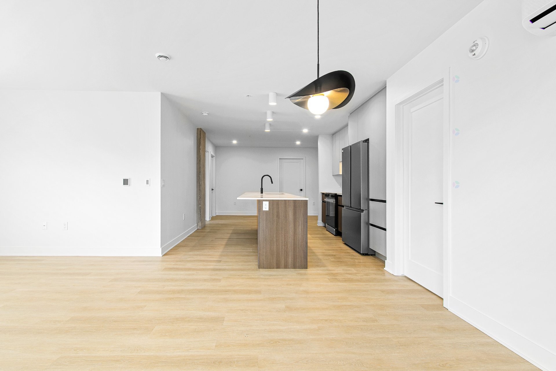 









18653

 - 5 1/2


Rue Charles

,
Mirabel,




QC
J7J2W1

