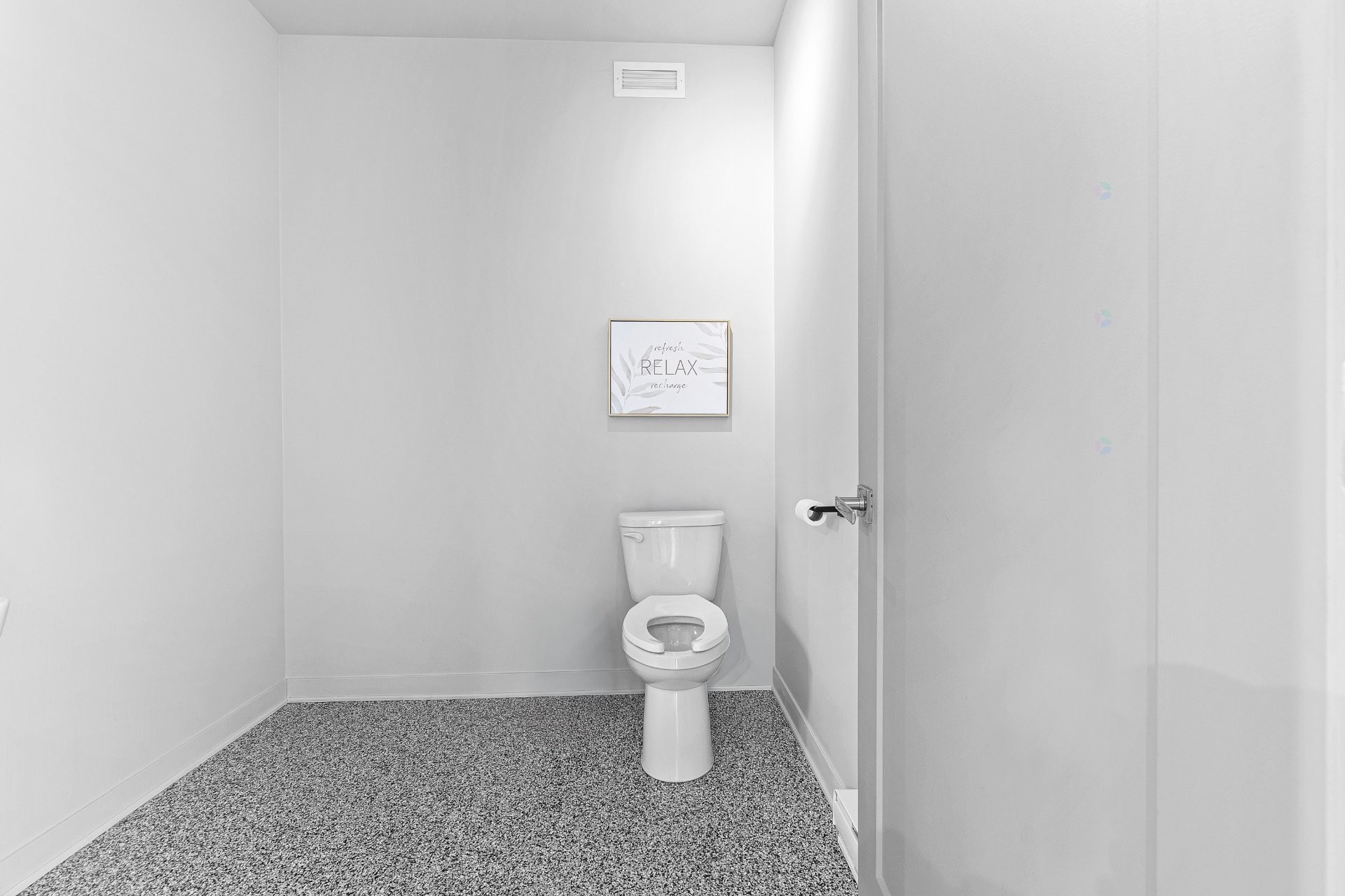 









18653

 - 5 1/2


Rue Charles

,
Mirabel,




QC
J7J2W1

