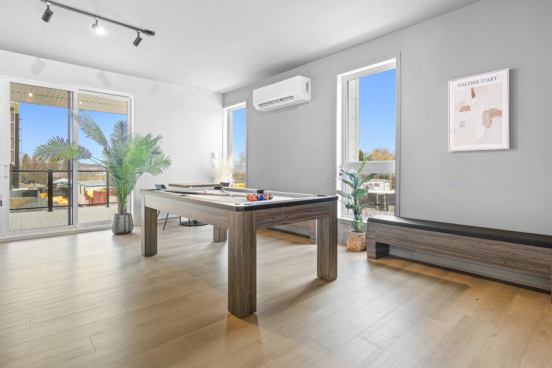 









18653

 - 5 1/2


Rue Charles

,
Mirabel,




QC
J7J2W1

