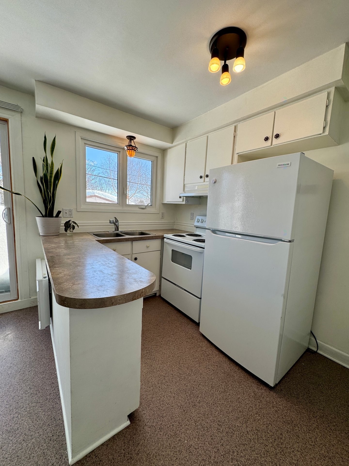 









49


Côte du Moulin

,
Port-Cartier,




QC
G4R1T7

