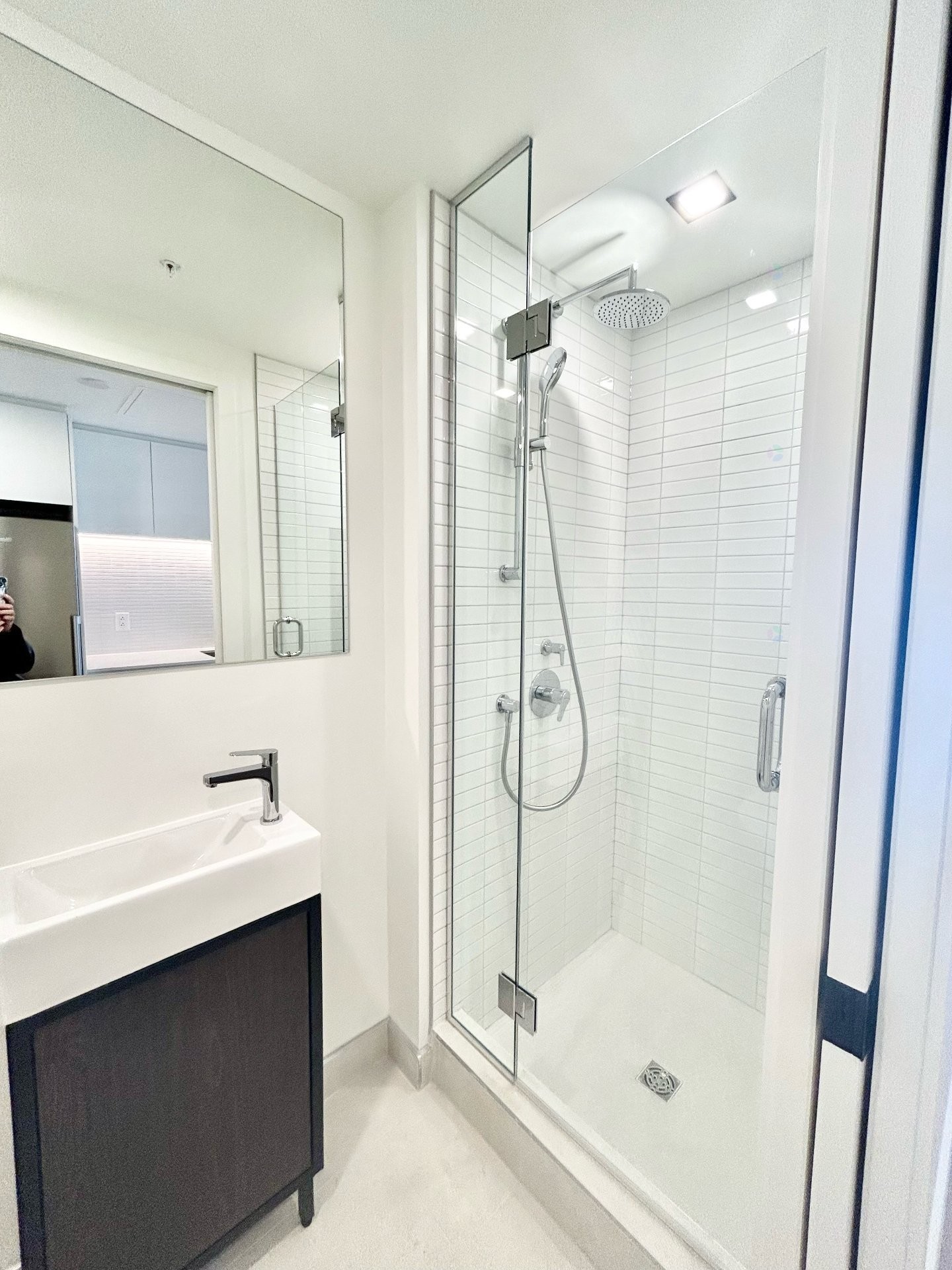 









1210


Rue Jeanne-Mance

, 5808,
Montréal (Ville-Marie),




QC
H2X1M1

