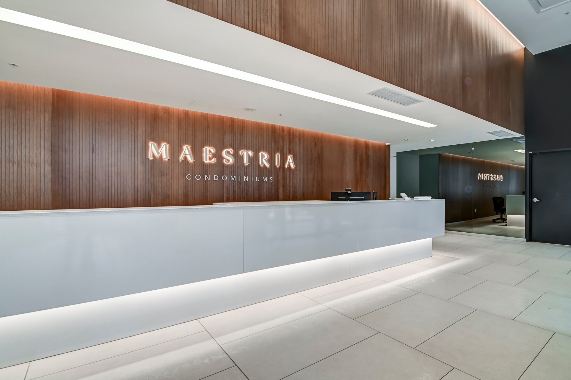 









1210


Rue Jeanne-Mance

, 5808,
Montréal (Ville-Marie),




QC
H2X1M1

