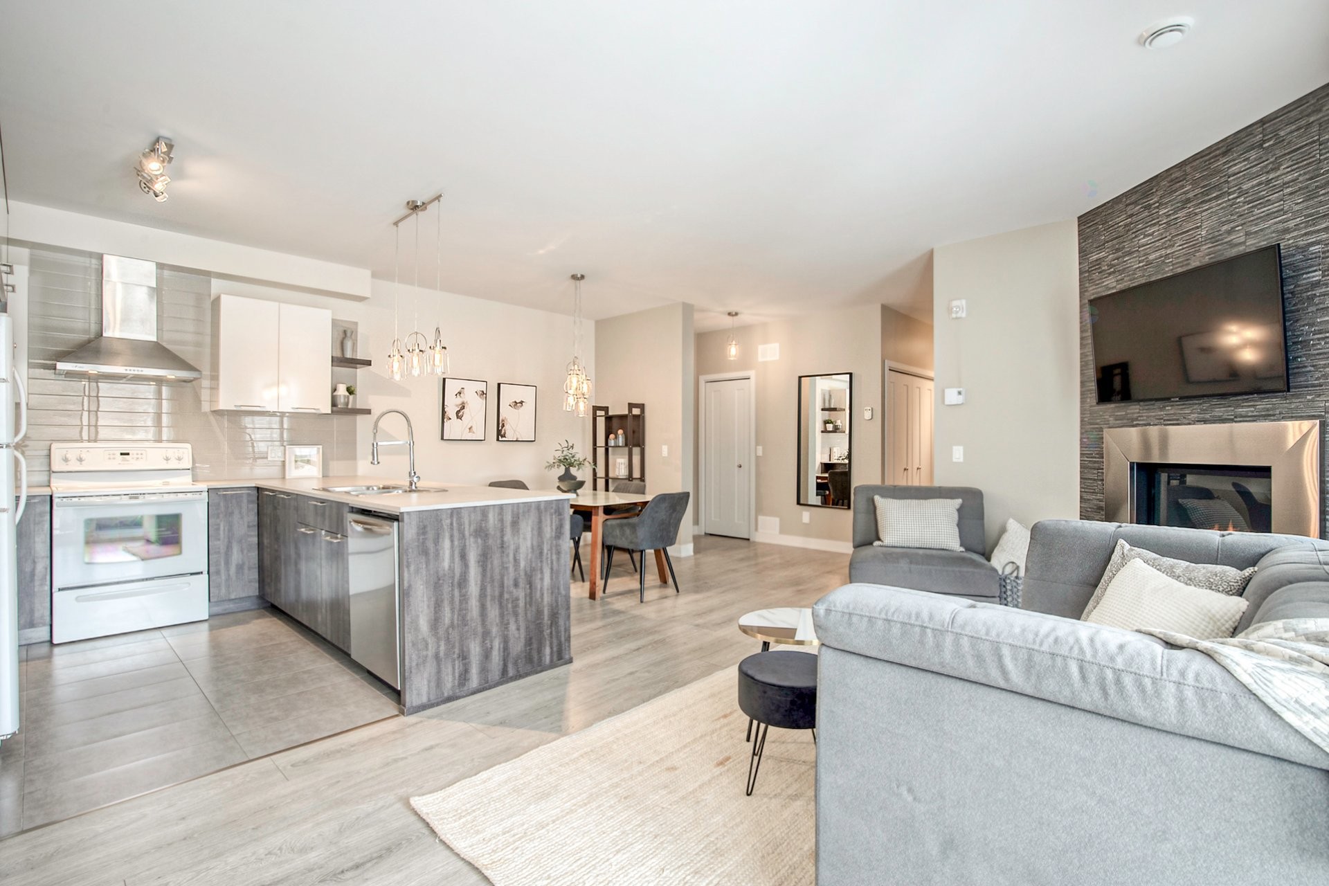 









5071


Ch. du Crépuscule

, 102,
Saint-Mathieu-de-Beloeil,




QC
J3G0N9

