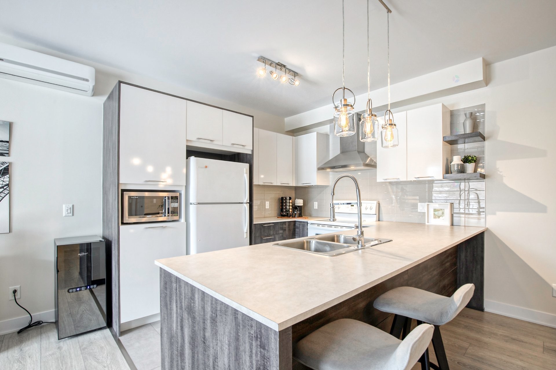 









5071


Ch. du Crépuscule

, 102,
Saint-Mathieu-de-Beloeil,




QC
J3G0N9

