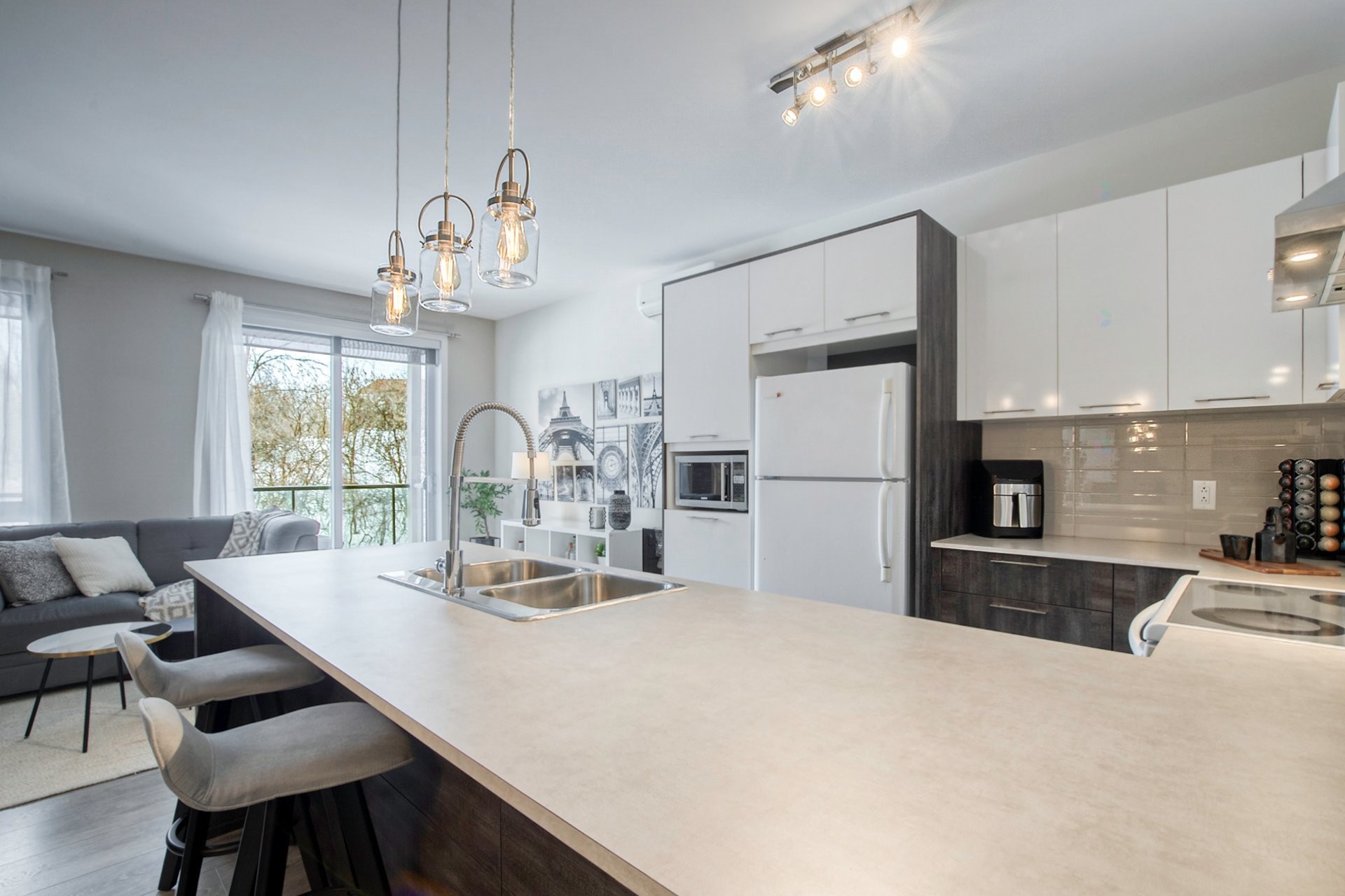 









5071


Ch. du Crépuscule

, 102,
Saint-Mathieu-de-Beloeil,




QC
J3G0N9

