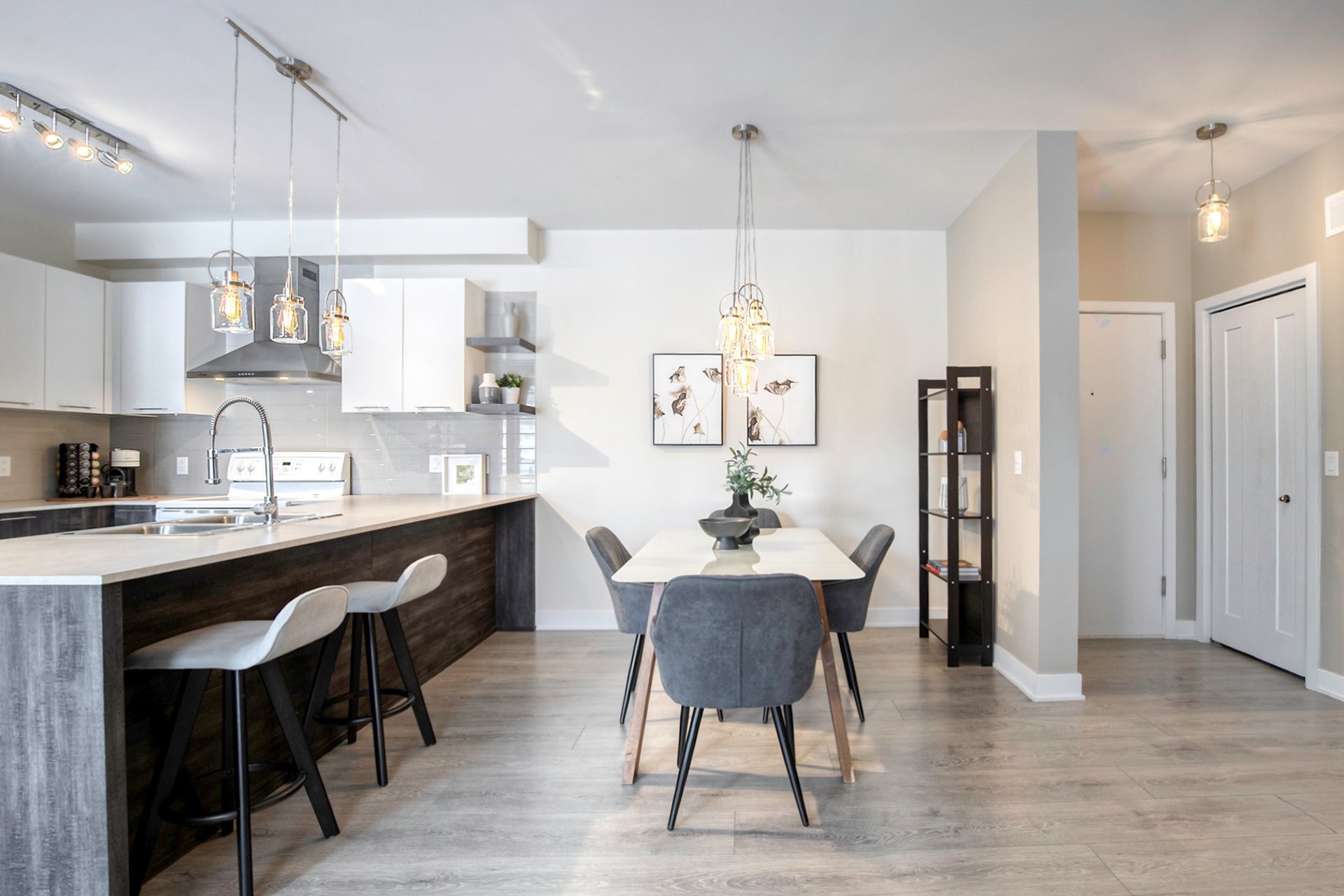 









5071


Ch. du Crépuscule

, 102,
Saint-Mathieu-de-Beloeil,




QC
J3G0N9

