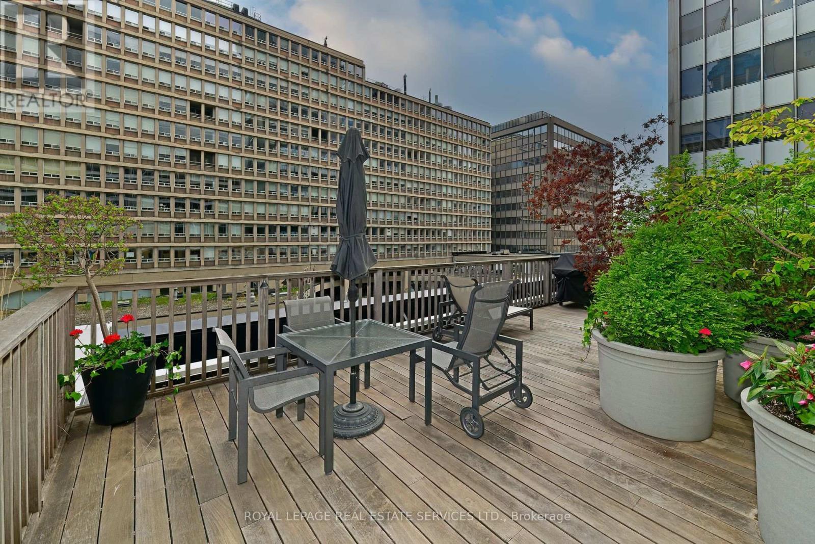 












1703 - 110 BLOOR STREET W

,
Toronto,




Ontario
M5S2W7

