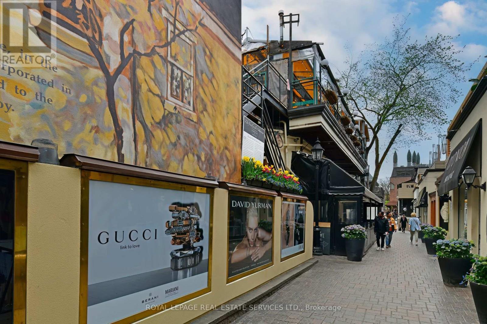 












1703 - 110 BLOOR STREET W

,
Toronto,




Ontario
M5S2W7

