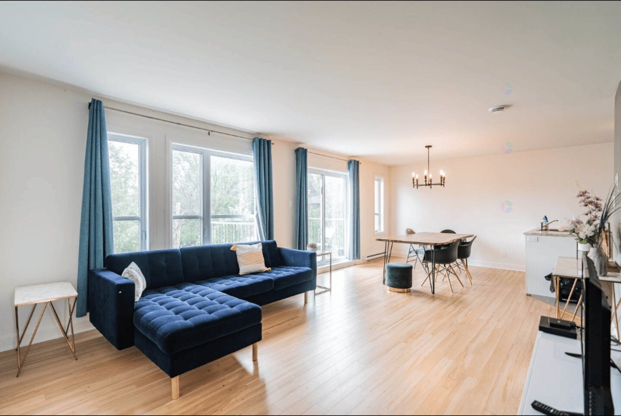 









4135


Grande Allée

,
Longueuil (Saint-Hubert),




QC
J4T2W5


