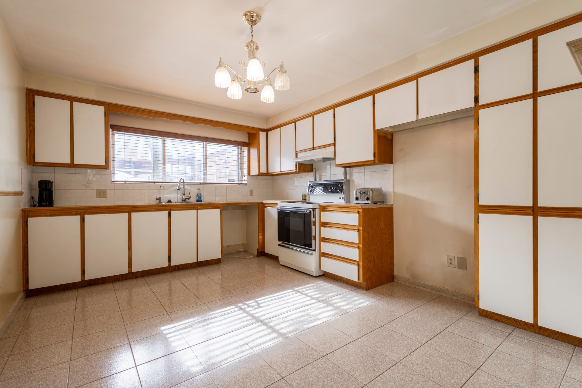 









9235


Rue Gabrielle-Roy

,
Montréal (Rivière-des-Prairies/Pointe-aux-Trembles),




QC
H1E6Y6

