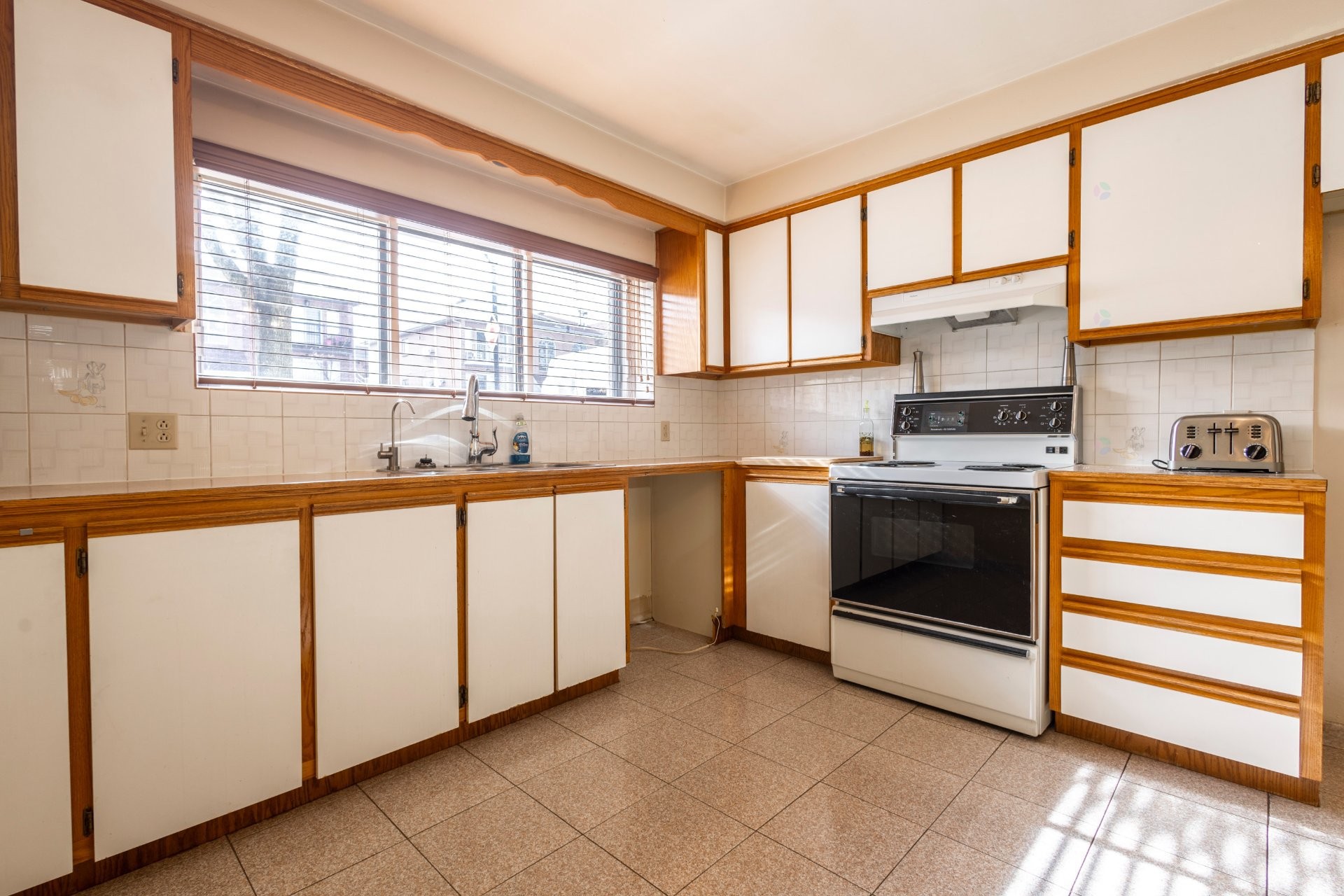 









9235


Rue Gabrielle-Roy

,
Montréal (Rivière-des-Prairies/Pointe-aux-Trembles),




QC
H1E6Y6

