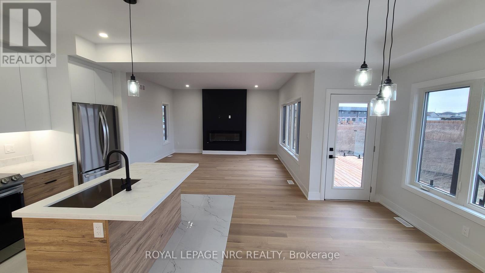 












7384 SPLENDOUR DRIVE

,
Niagara Falls (Brown),




Ontario
L2H3V8

