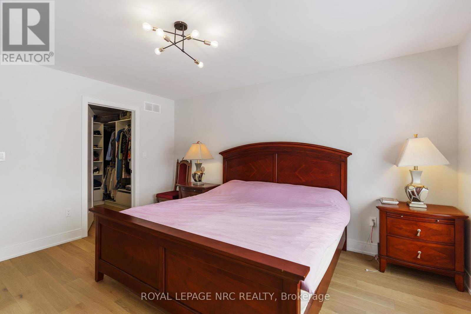 












7384 SPLENDOUR DRIVE

,
Niagara Falls (Brown),




Ontario
L2H3V8

