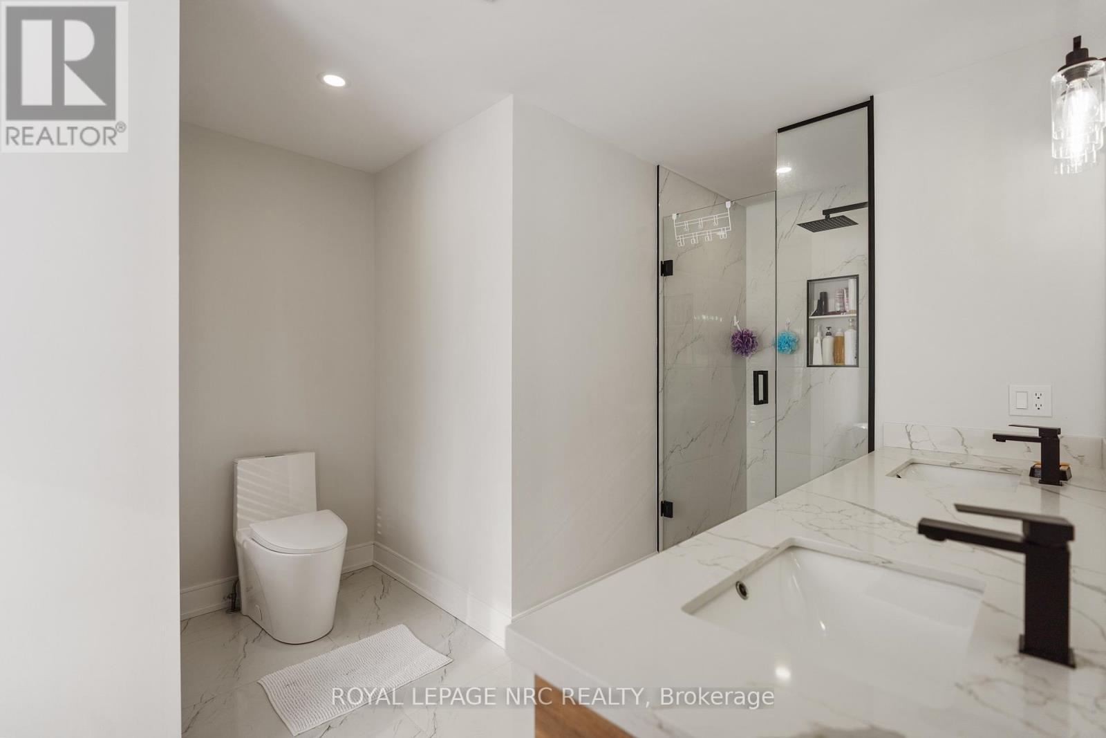 












7384 SPLENDOUR DRIVE

,
Niagara Falls (Brown),




Ontario
L2H3V8

