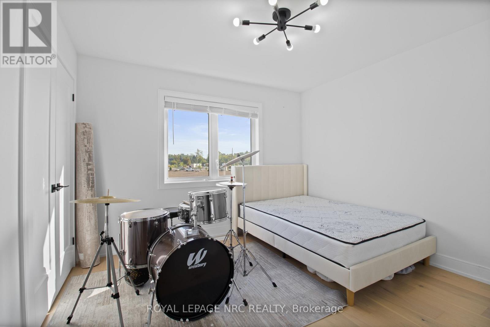 












7384 SPLENDOUR DRIVE

,
Niagara Falls (Brown),




Ontario
L2H3V8

