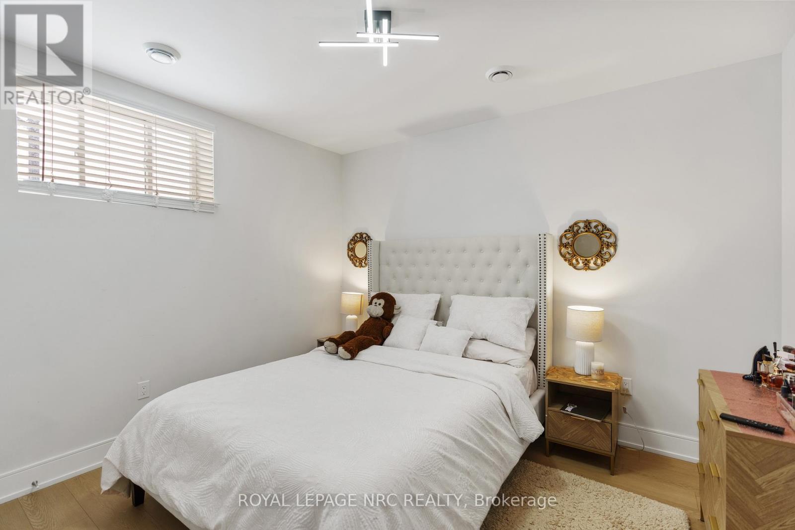 












7384 SPLENDOUR DRIVE

,
Niagara Falls (Brown),




Ontario
L2H3V8

