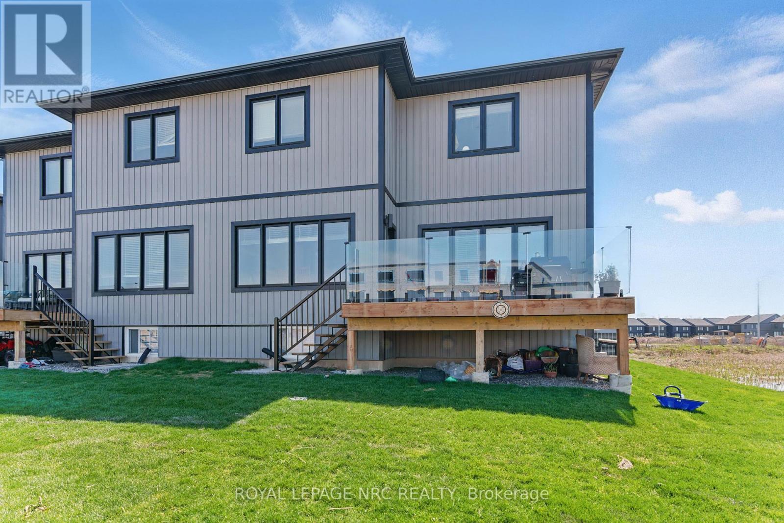 












7384 SPLENDOUR DRIVE

,
Niagara Falls (Brown),




Ontario
L2H3V8

