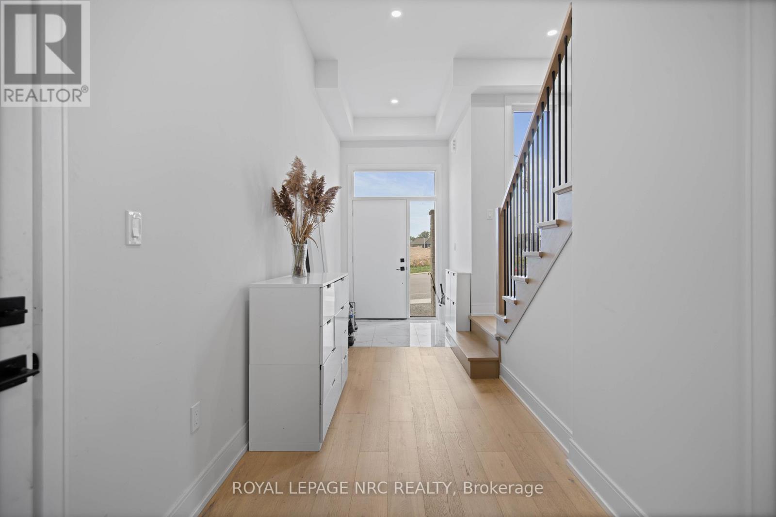 












7384 SPLENDOUR DRIVE

,
Niagara Falls (Brown),




Ontario
L2H3V8

