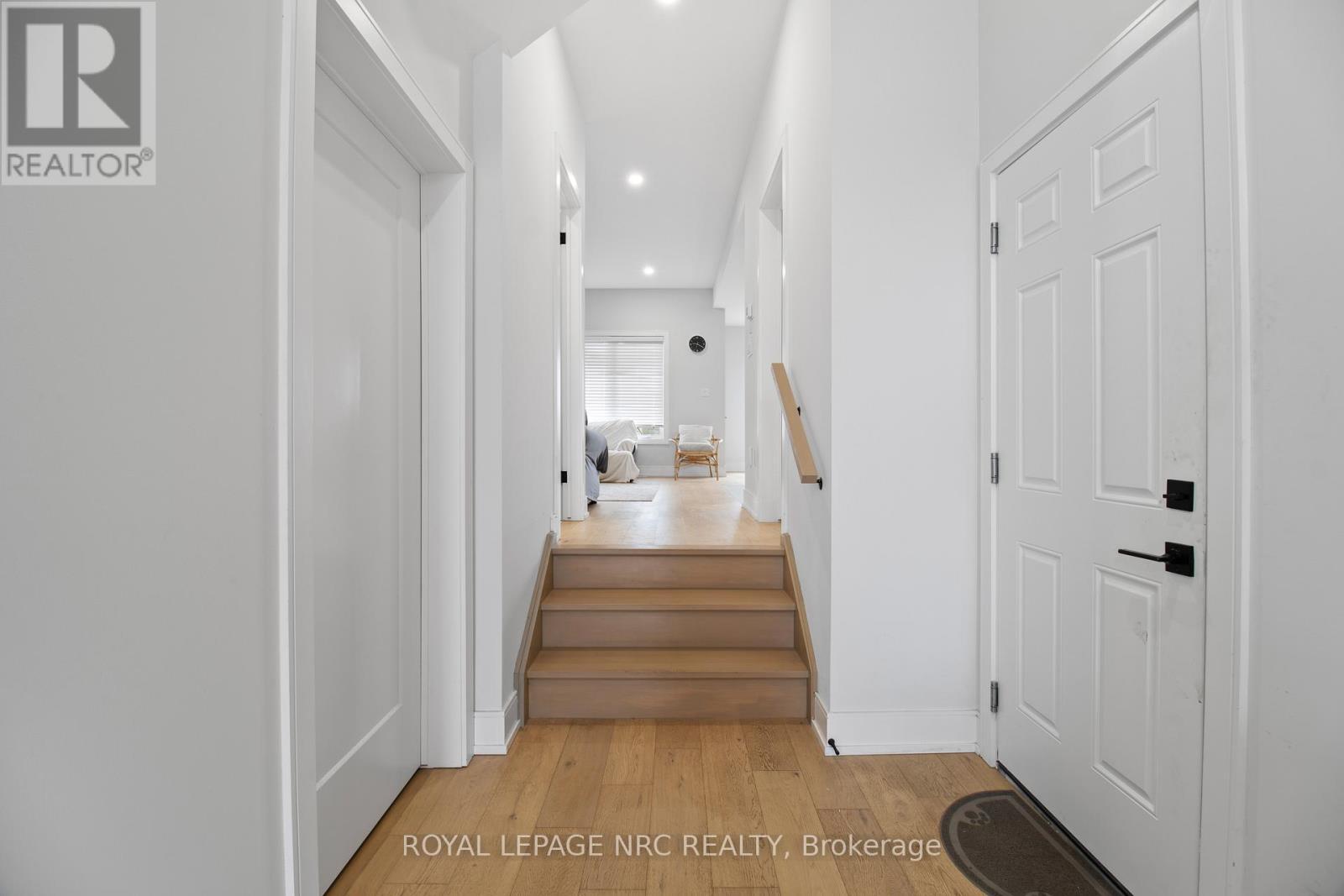 












7384 SPLENDOUR DRIVE

,
Niagara Falls (Brown),




Ontario
L2H3V8

