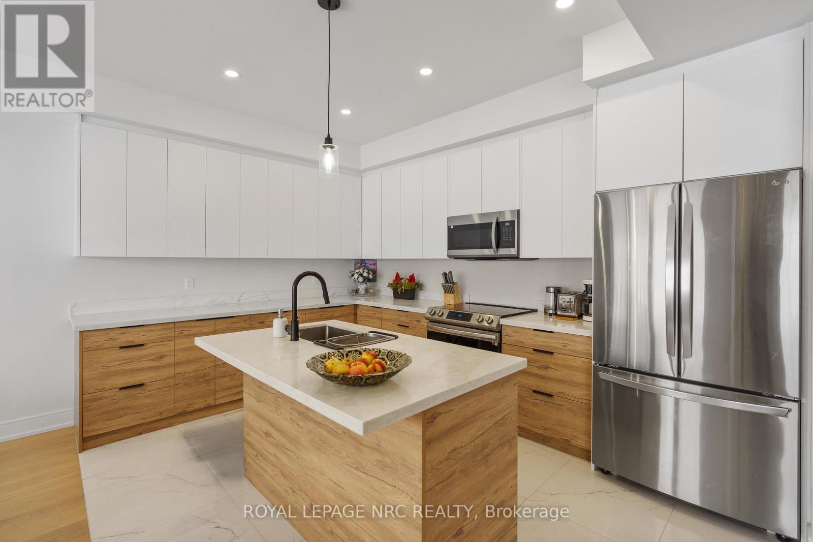 












7384 SPLENDOUR DRIVE

,
Niagara Falls (Brown),




Ontario
L2H3V8

