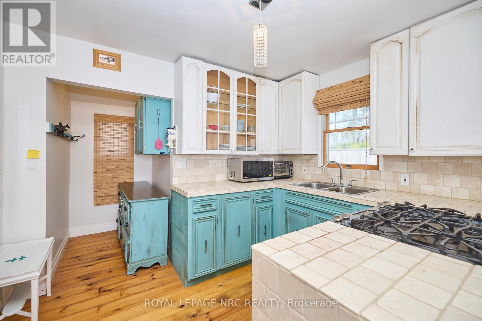 












11851 LAKESHORE ROAD

,
Wainfleet (Lakeshore),




Ontario
L0S1V0

