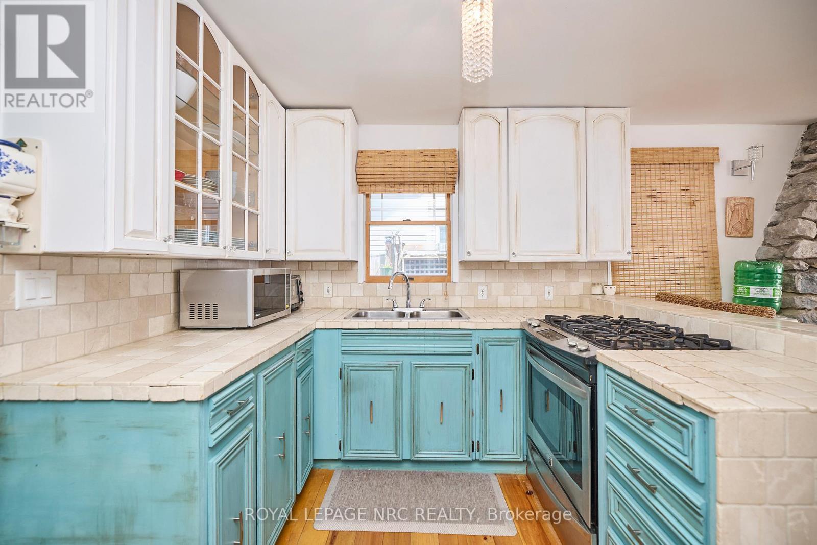 












11851 LAKESHORE ROAD

,
Wainfleet (Lakeshore),




Ontario
L0S1V0

