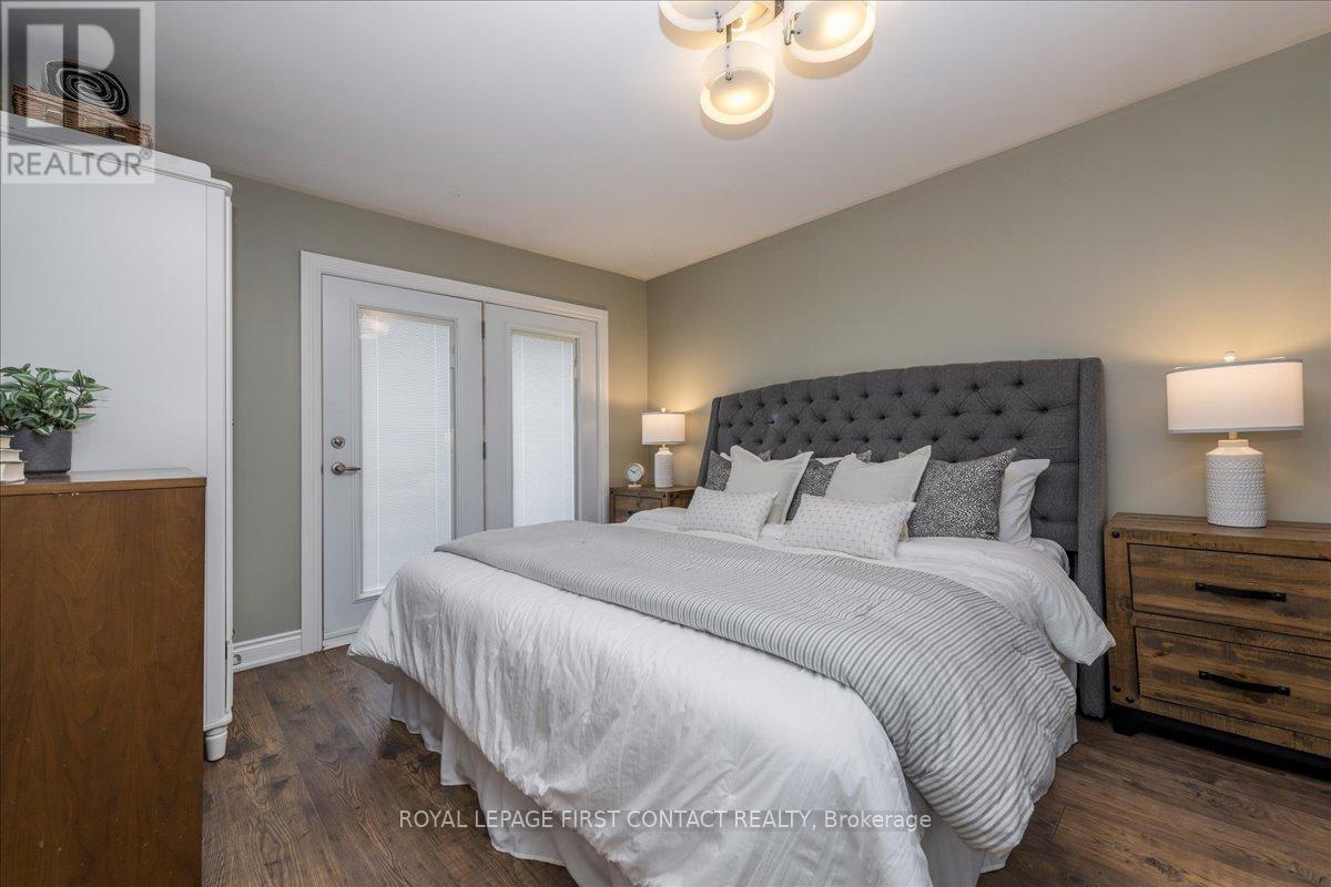 












159 CODRINGTON STREET

,
Barrie,




Ontario
L4M1R9

