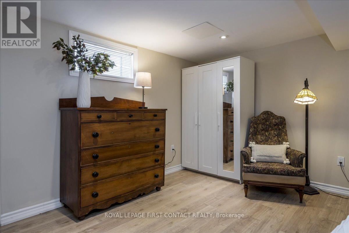 












159 CODRINGTON STREET

,
Barrie,




Ontario
L4M1R9

