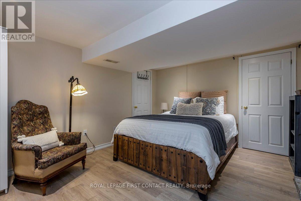 












159 CODRINGTON STREET

,
Barrie,




Ontario
L4M1R9

