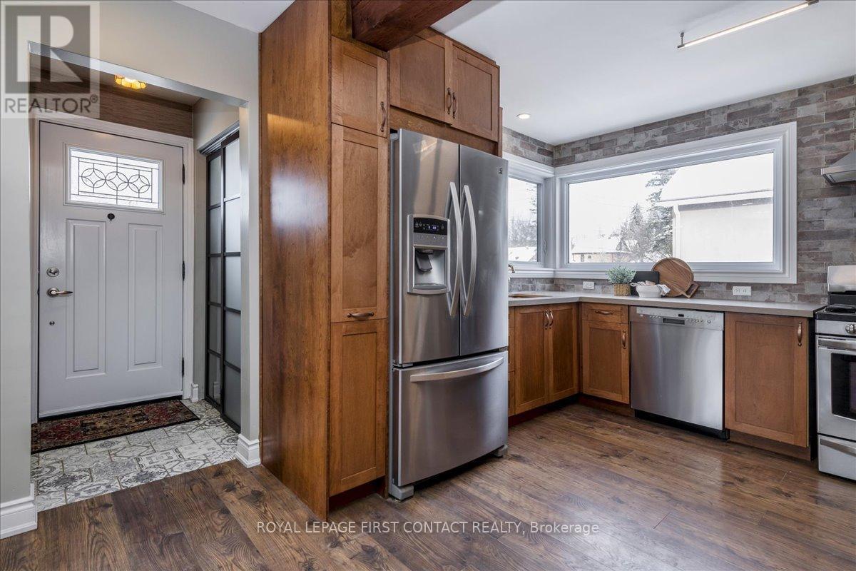 












159 CODRINGTON STREET

,
Barrie,




Ontario
L4M1R9

