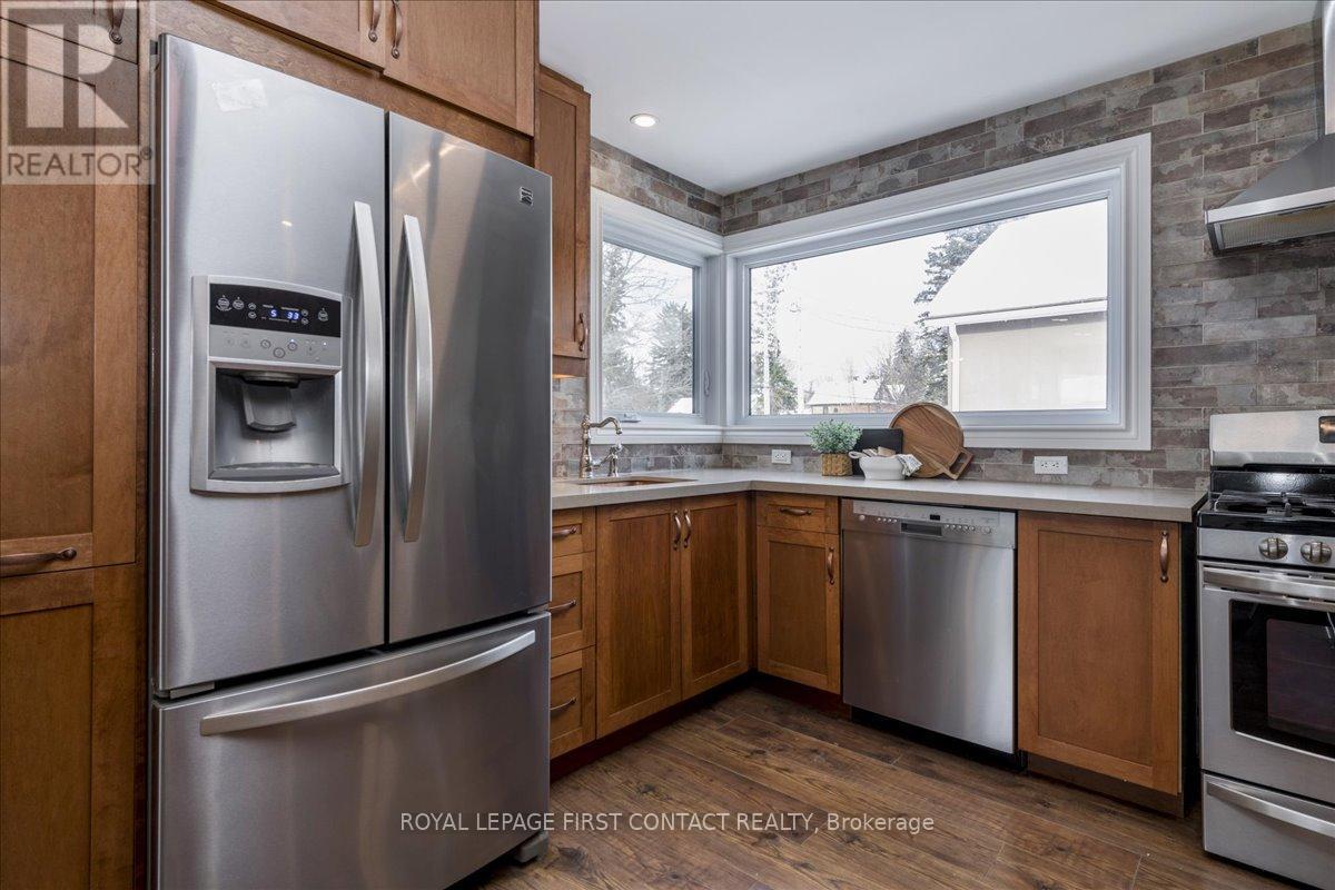 












159 CODRINGTON STREET

,
Barrie,




Ontario
L4M1R9

