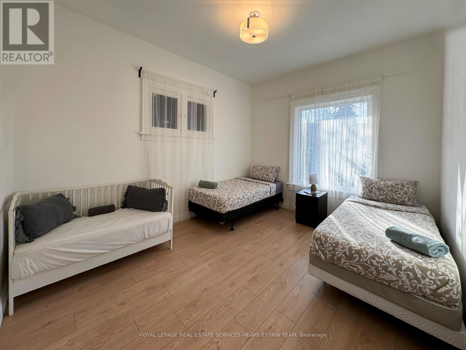 












77 NORTHCOTE AVENUE

,
Toronto,




Ontario
M6J3K2

