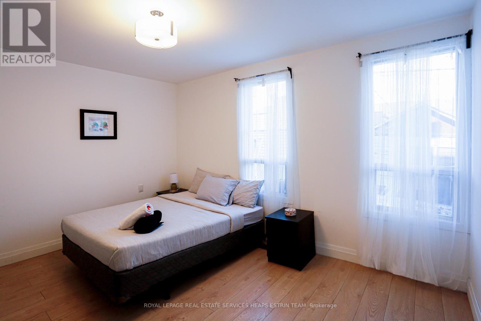 












77 NORTHCOTE AVENUE

,
Toronto,




Ontario
M6J3K2

