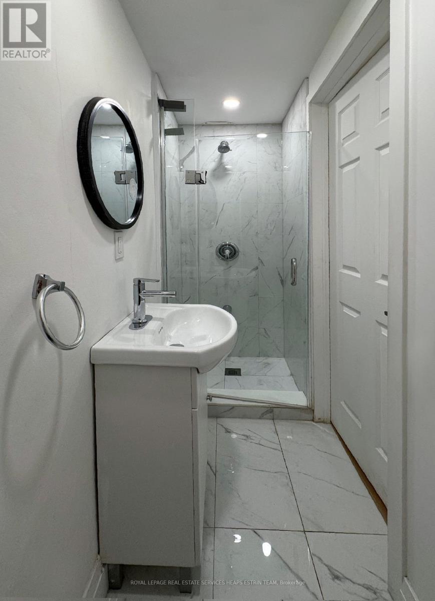 












77 NORTHCOTE AVENUE

,
Toronto,




Ontario
M6J3K2

