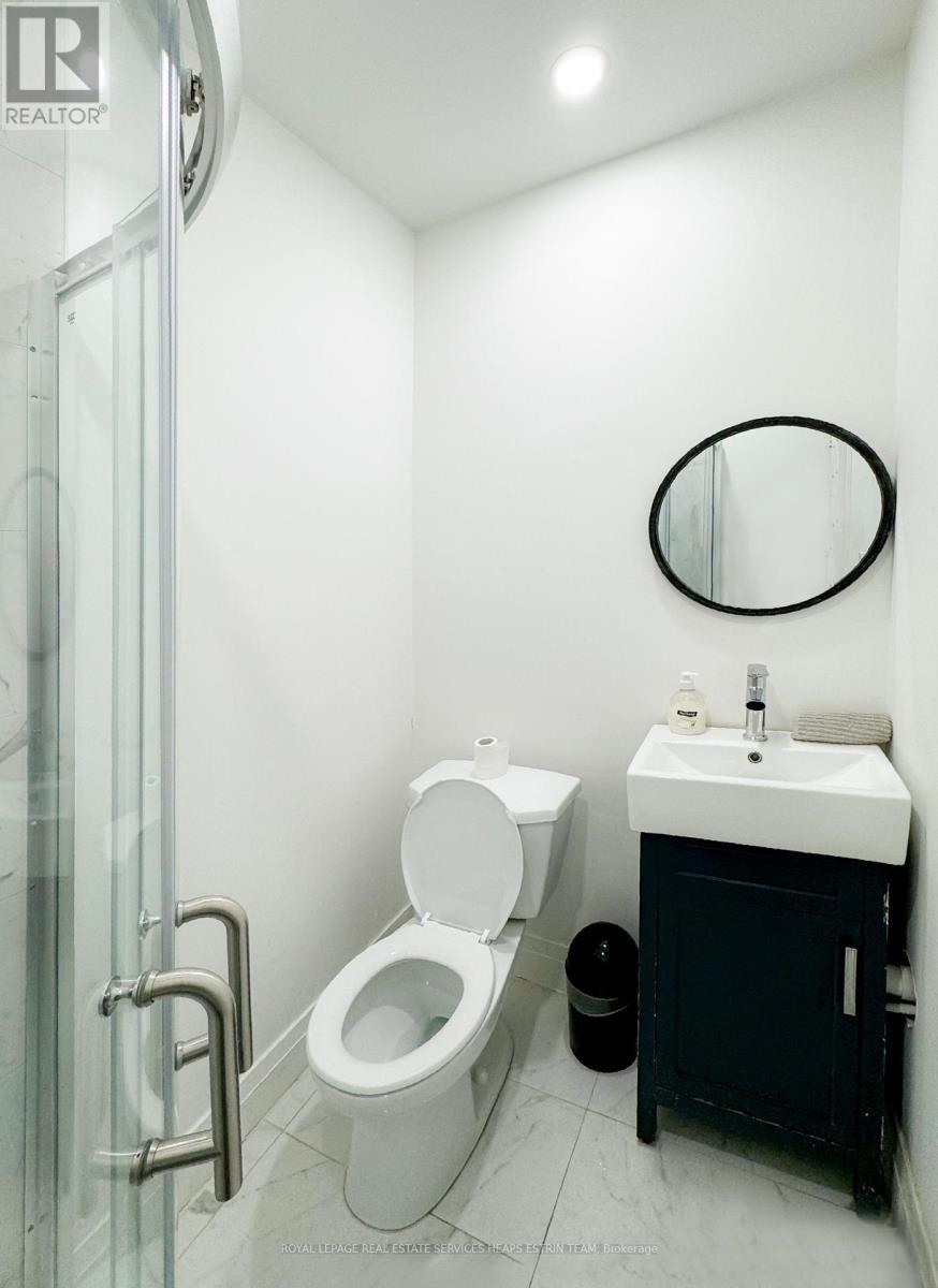 












77 NORTHCOTE AVENUE

,
Toronto,




Ontario
M6J3K2

