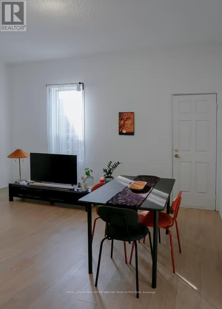 












77 NORTHCOTE AVENUE

,
Toronto,




Ontario
M6J3K2

