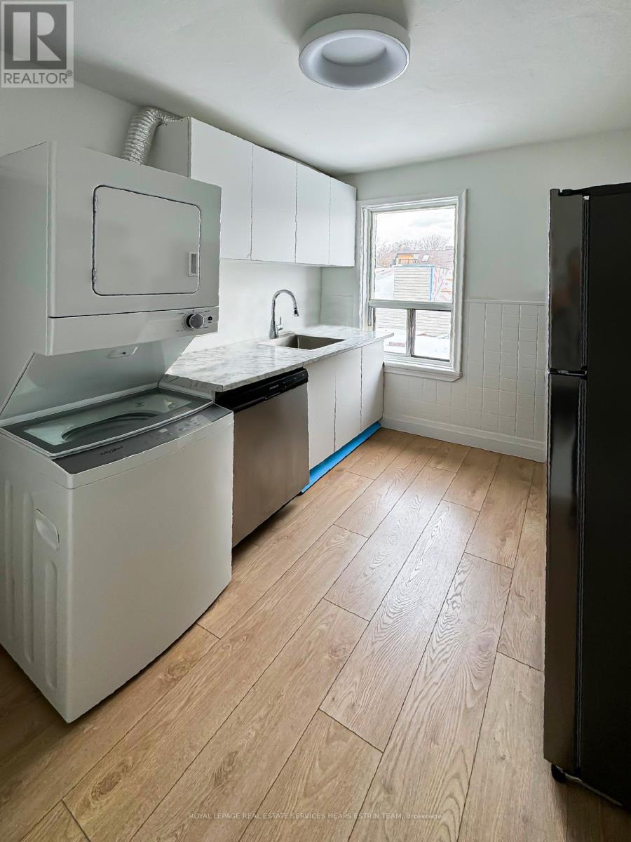 












77 NORTHCOTE AVENUE

,
Toronto,




Ontario
M6J3K2

