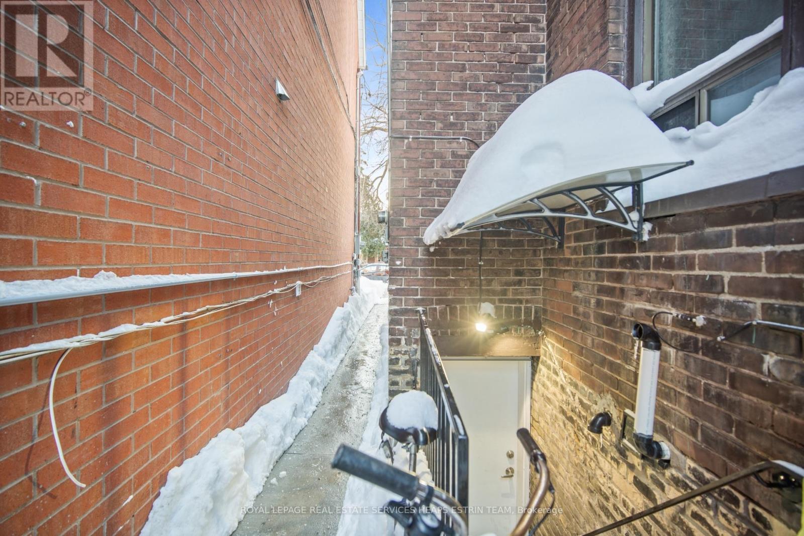 












77 NORTHCOTE AVENUE

,
Toronto,




Ontario
M6J3K2

