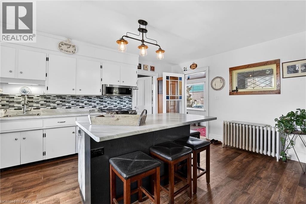 












594 NIAGARA STONE Road

,
Niagara-on-the-Lake,




Ontario
L0S1J0

