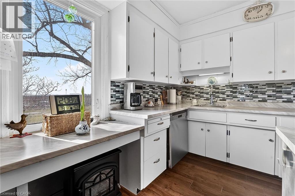 












594 NIAGARA STONE Road

,
Niagara-on-the-Lake,




Ontario
L0S1J0

