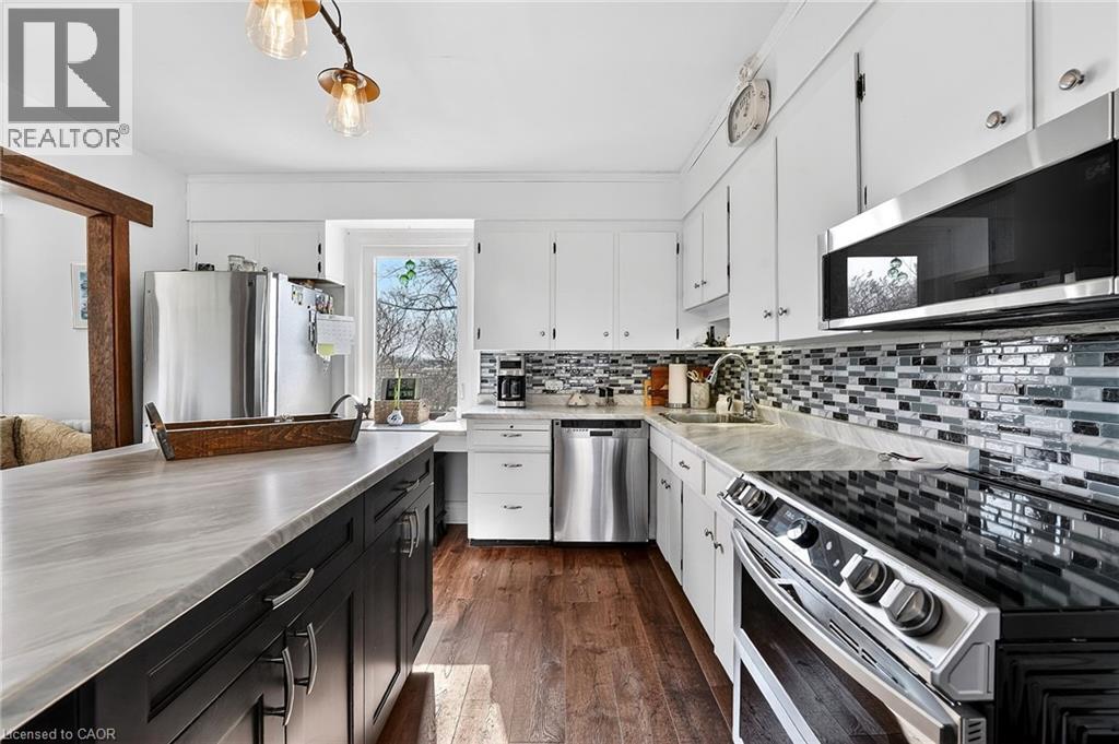 












594 NIAGARA STONE Road

,
Niagara-on-the-Lake,




Ontario
L0S1J0

