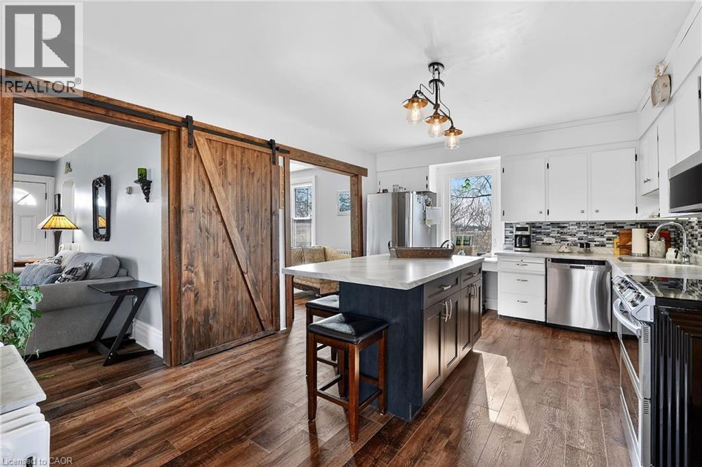 












594 NIAGARA STONE Road

,
Niagara-on-the-Lake,




Ontario
L0S1J0

