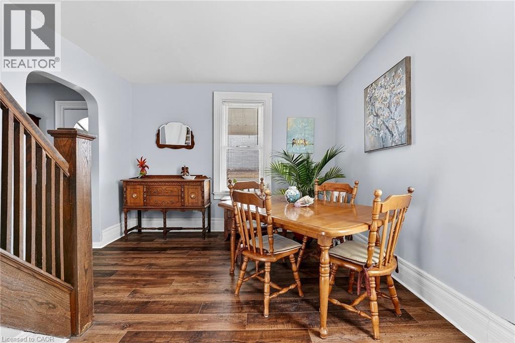 












594 NIAGARA STONE Road

,
Niagara-on-the-Lake,




Ontario
L0S1J0

