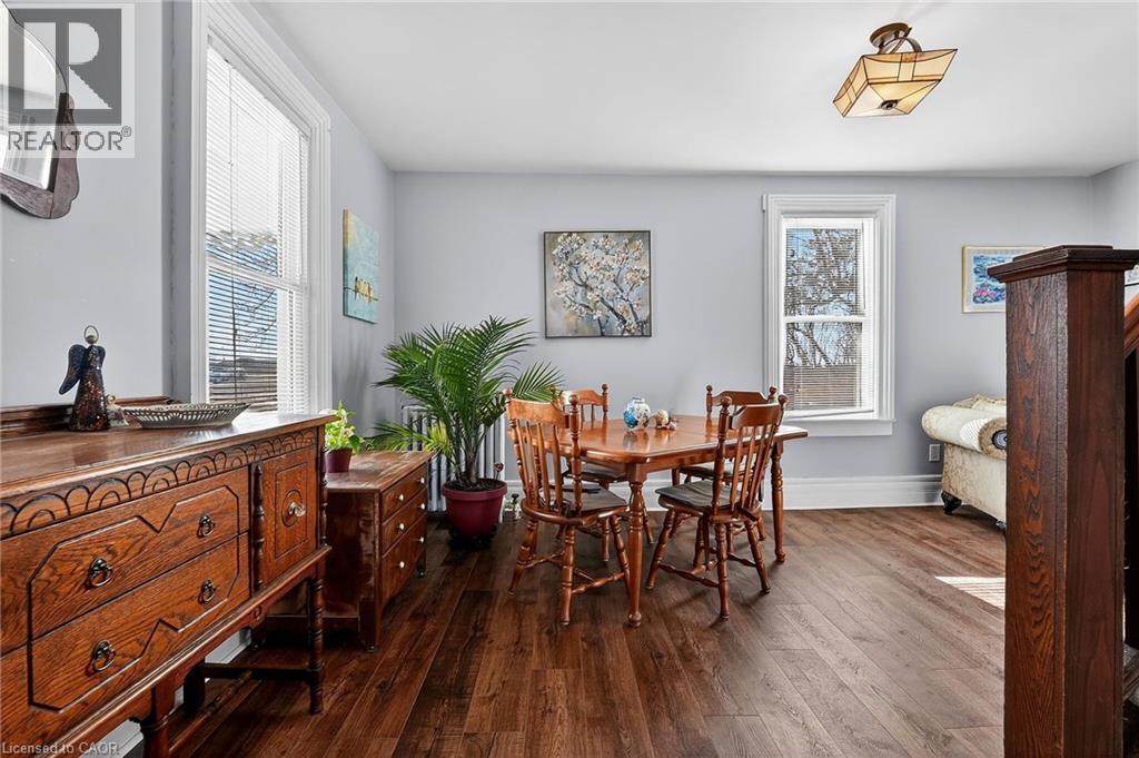 












594 NIAGARA STONE Road

,
Niagara-on-the-Lake,




Ontario
L0S1J0

