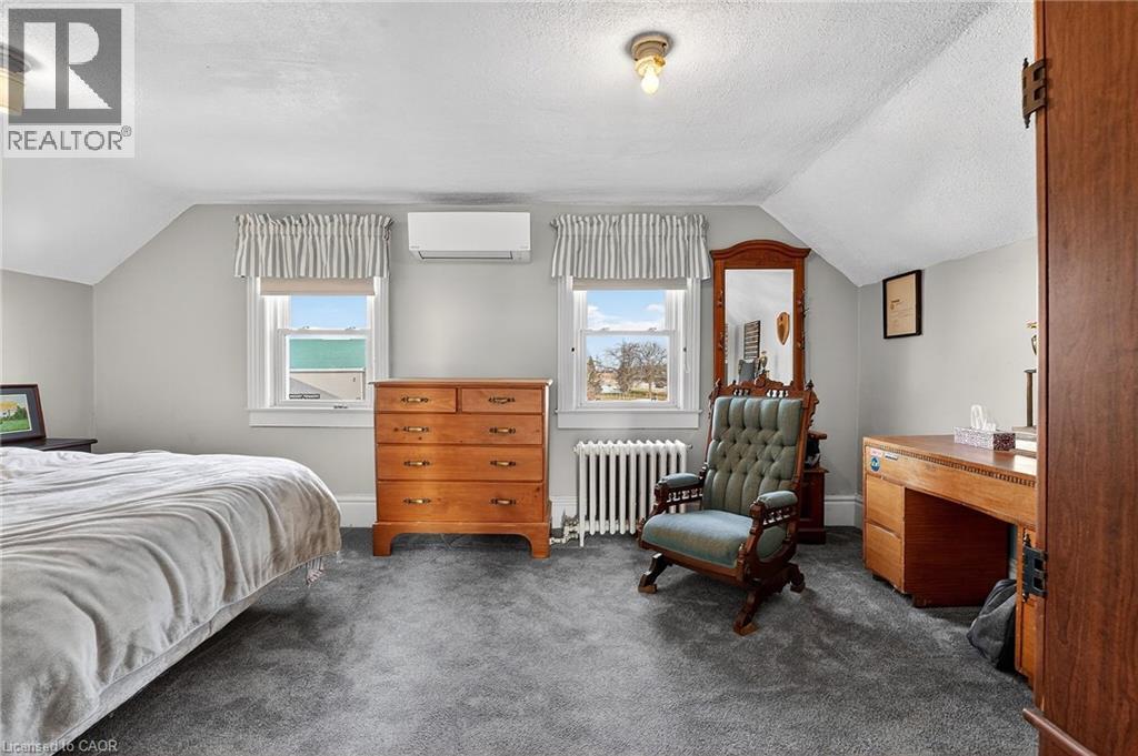 












594 NIAGARA STONE Road

,
Niagara-on-the-Lake,




Ontario
L0S1J0

