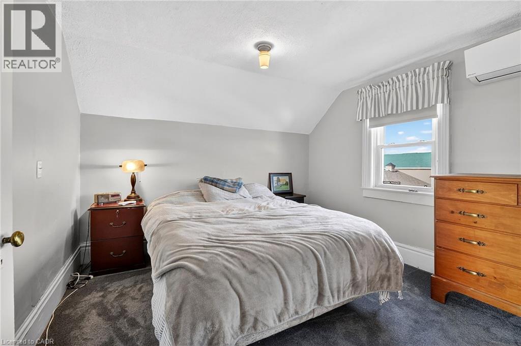 












594 NIAGARA STONE Road

,
Niagara-on-the-Lake,




Ontario
L0S1J0

